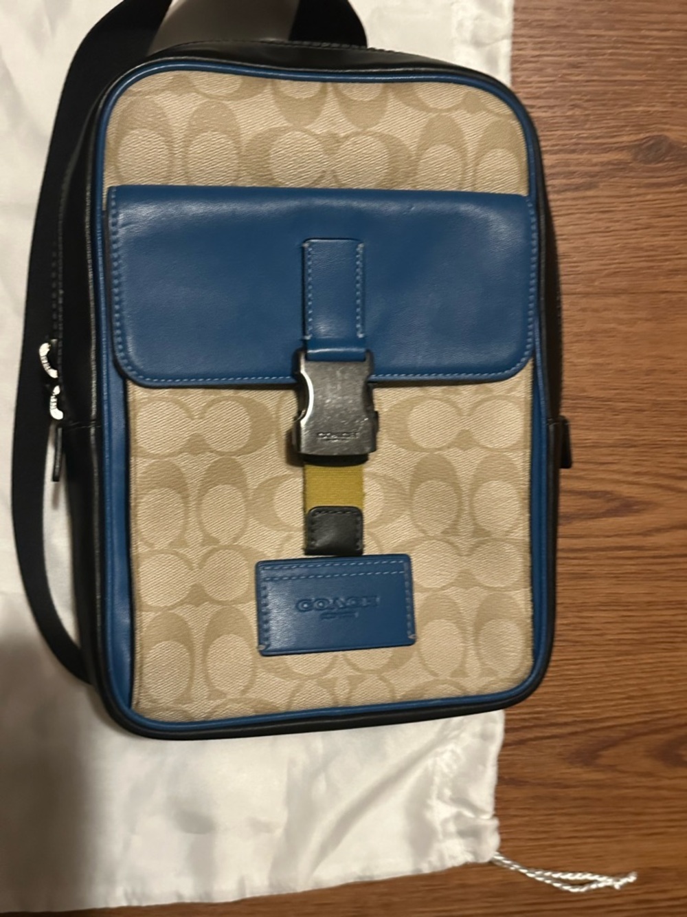 Coach sling bag - Picture 4 of 7
